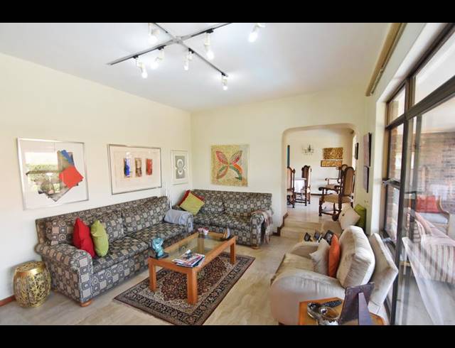 5 BEDROOM TOWNHOUSE FOR SALE IN LINKSFIELD